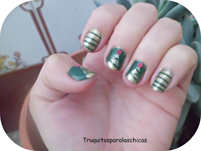 easy christmas manicure